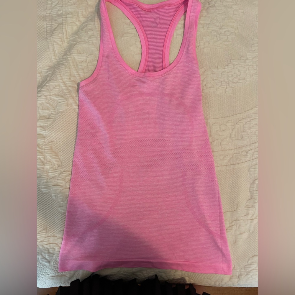 lululemon swiftly tech 2.0 racerback in light pink size 6
